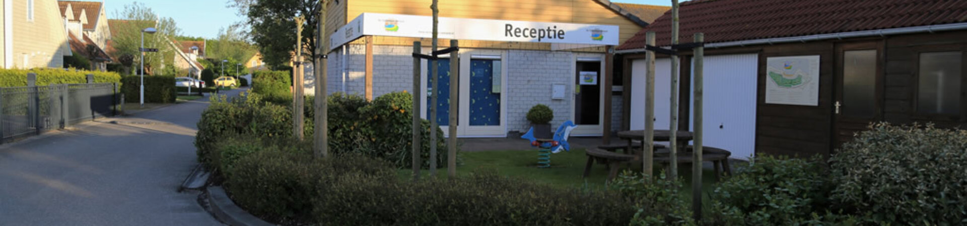 Voorgevel receptie gebouw Oesterbaai