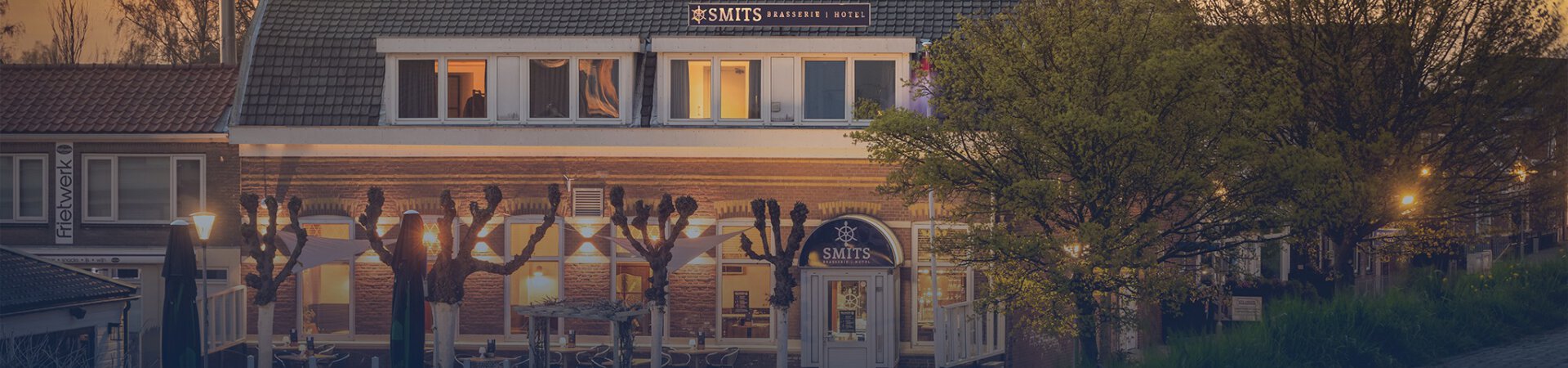 Façade de la Brasserie et de l'Hôtel Smits