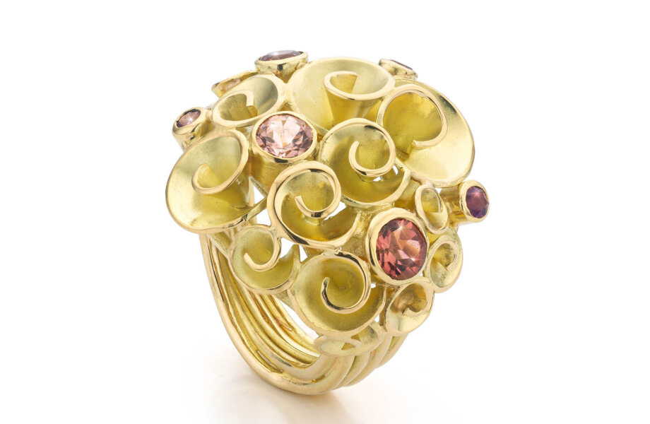 Gouden cocktailring Nicoline van Boven