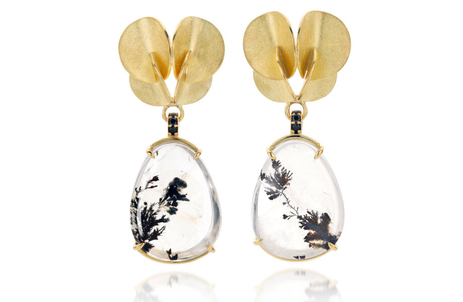 Gouden oorbellen met edelstenen, Nicoline van Boven