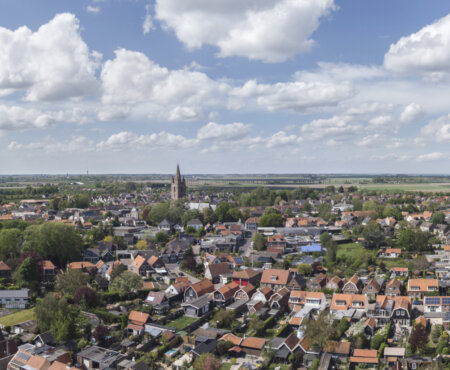 Kapelle met de kerk vanuit de lucht gezien