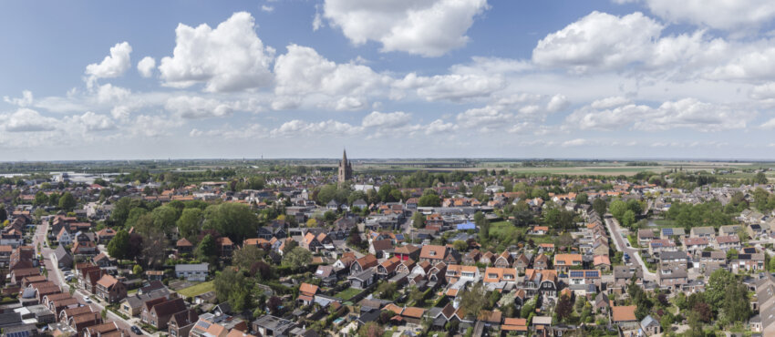 Kapelle met de kerk vanuit de lucht gezien